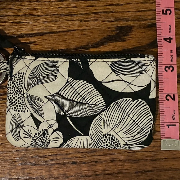 Vera Bradley Zip ID‎ Case Black & White
Silver Hardware - Picture 4 of 5